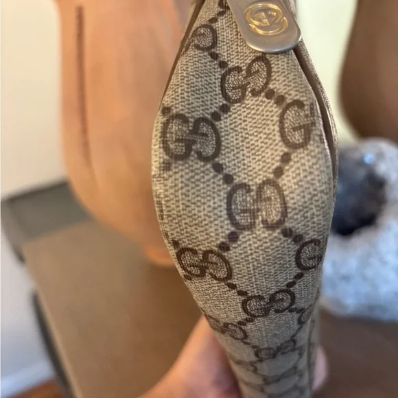 Gucci GG Pouch - Picture 5 of 12